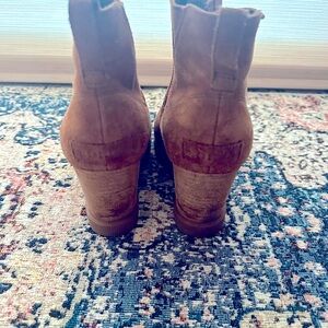 Sorel Uptown boots. Gently used. Non smoking pet free home.